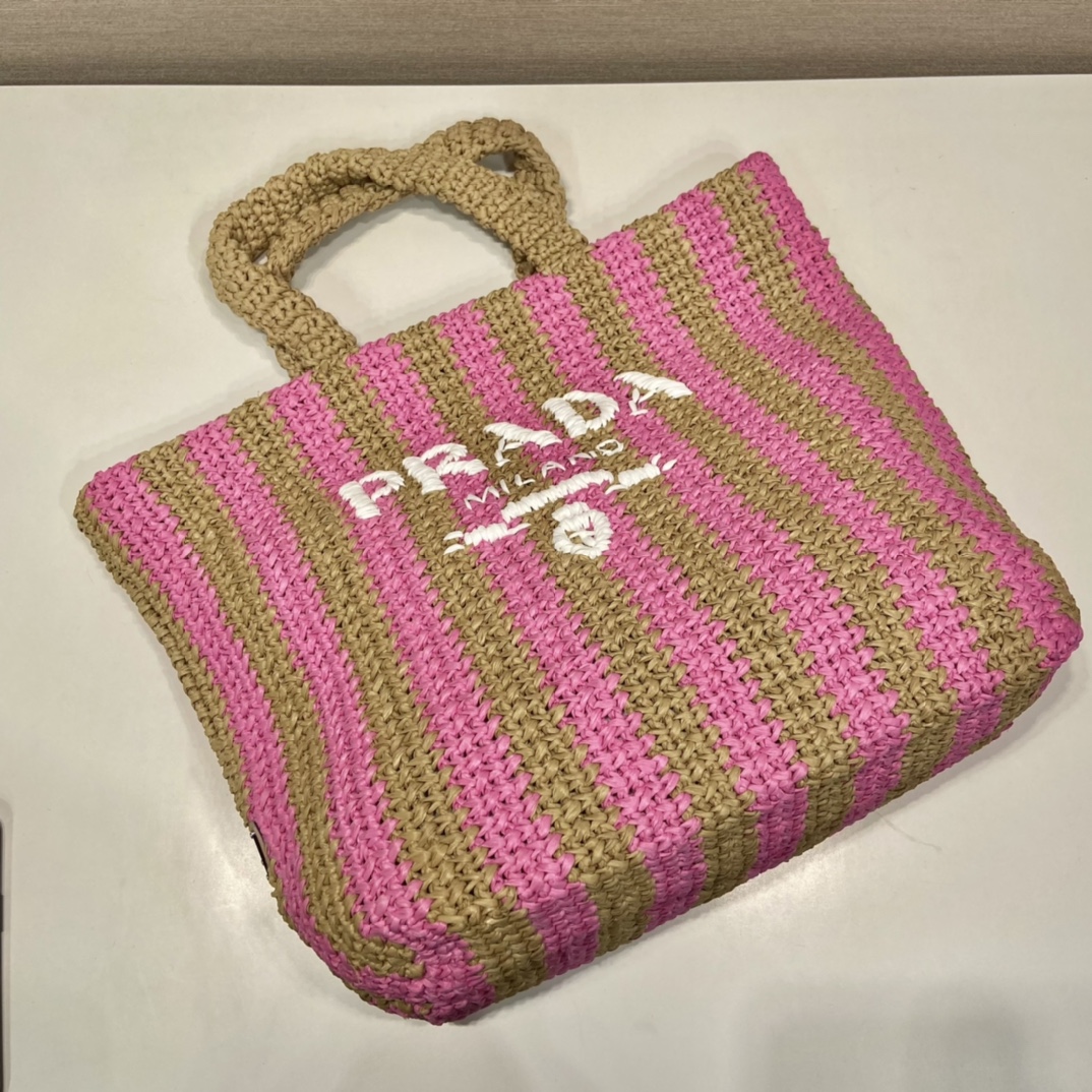 Prada_1BG392_Tote-48_34_